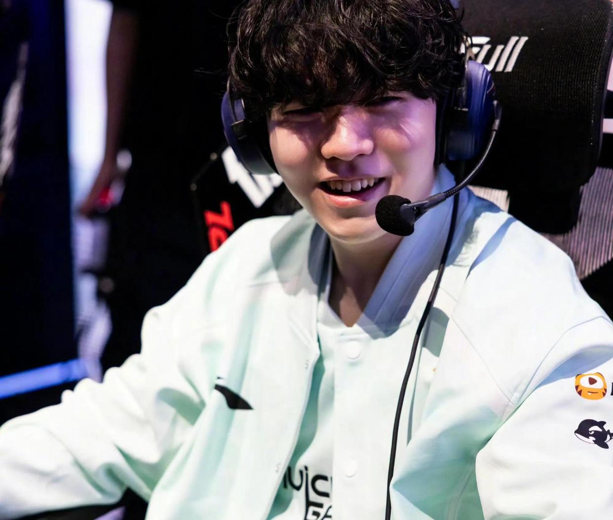 开云体育-Ning重返赛场，重要助攻首场状态出色，G2观众沸腾！